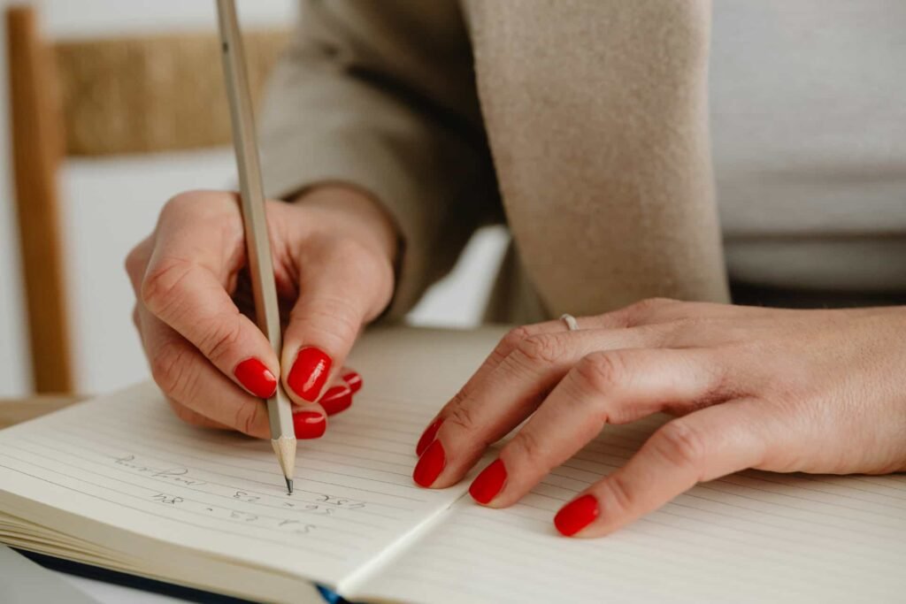 Observation structurée du cycle menstruel pour identifier les signes d'une ovulation de mauvaise qualité