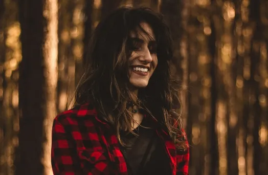 Les Douleurs liées à l&rsquo;Ovulation :  Causes et Solutions Naturelles